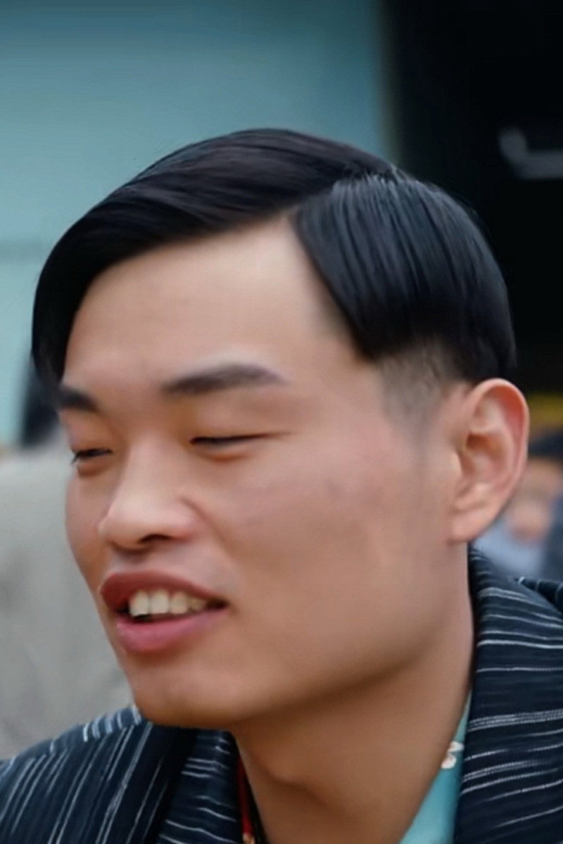 Rong Weifeng as Lang Jiu in Rack 'n' Roll Delivery