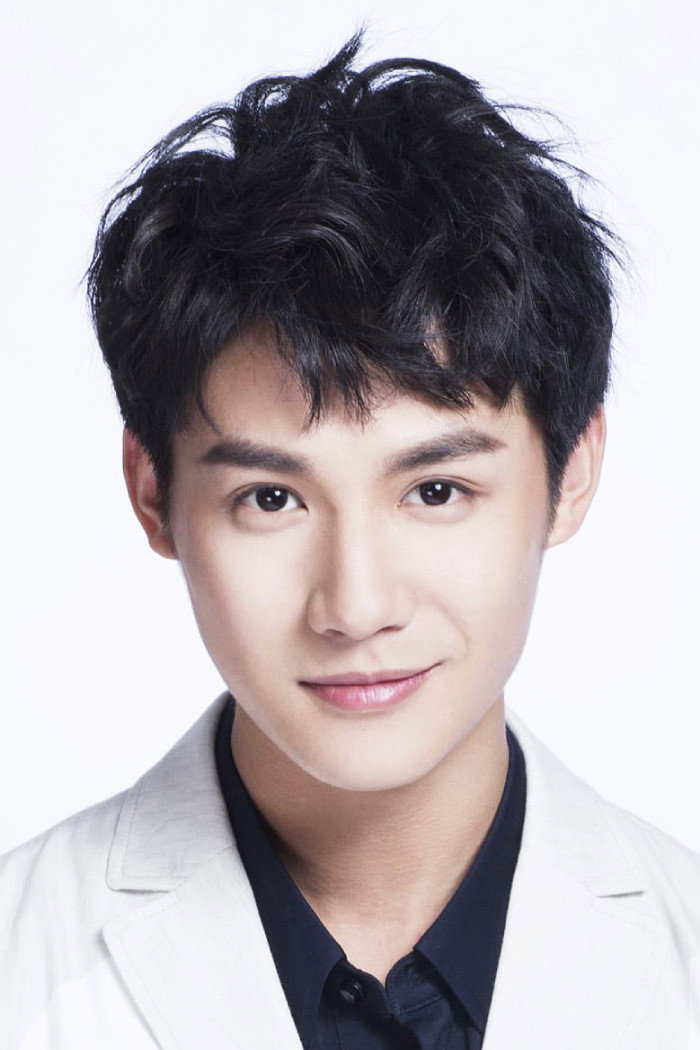 郑业成 as Xu Xiaodong in Love Under the Full Moon