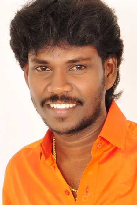 Aanthakudi Ilayaraja as Muthaiya in Buffoon