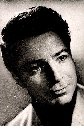 Peter Garden as Self - Host in Schwarzer Peter