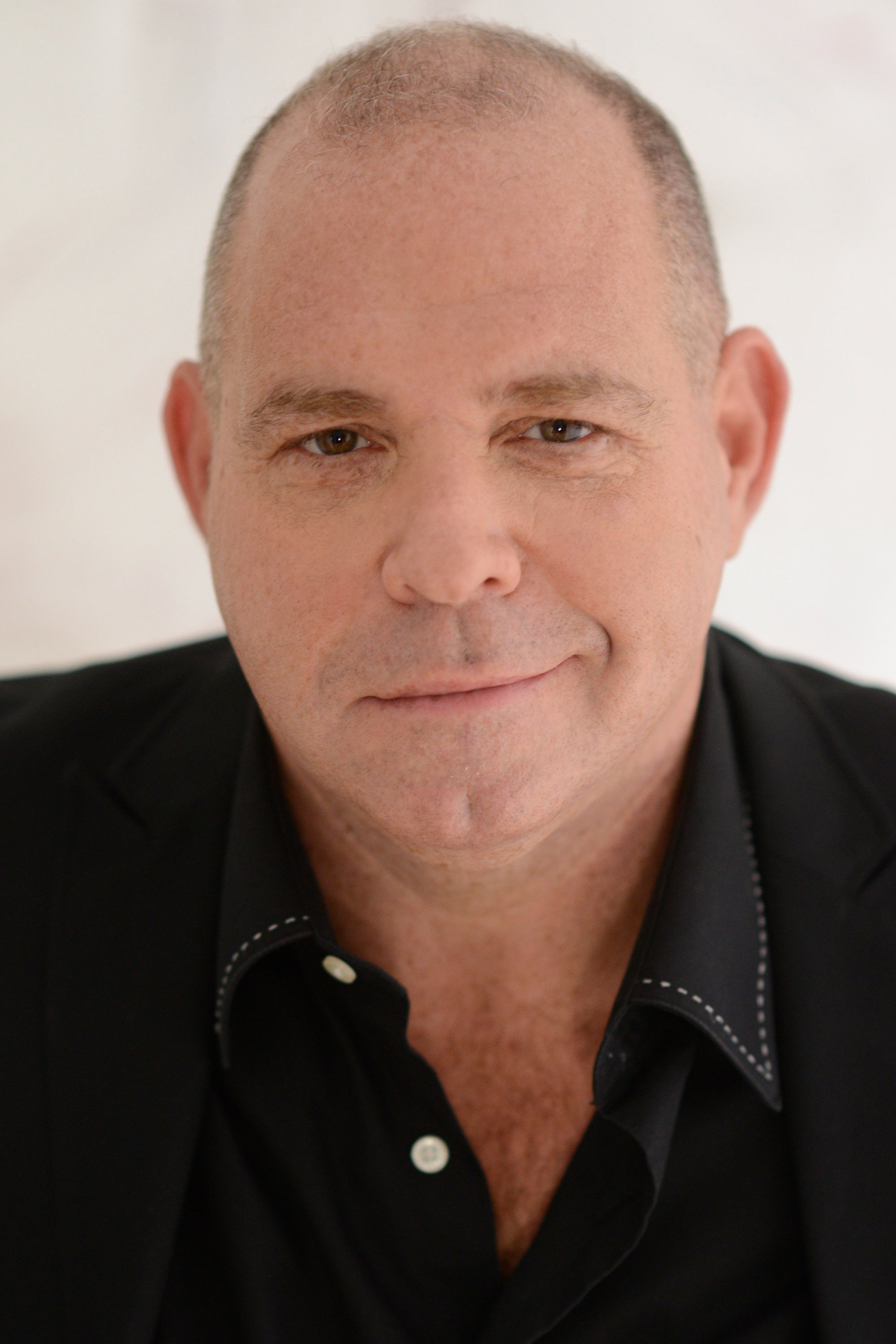 Louis Lombardi as Eddie in Amongst Friends