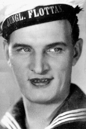 Gustaf Lövås as Sjökvist in Åsa-Nisse