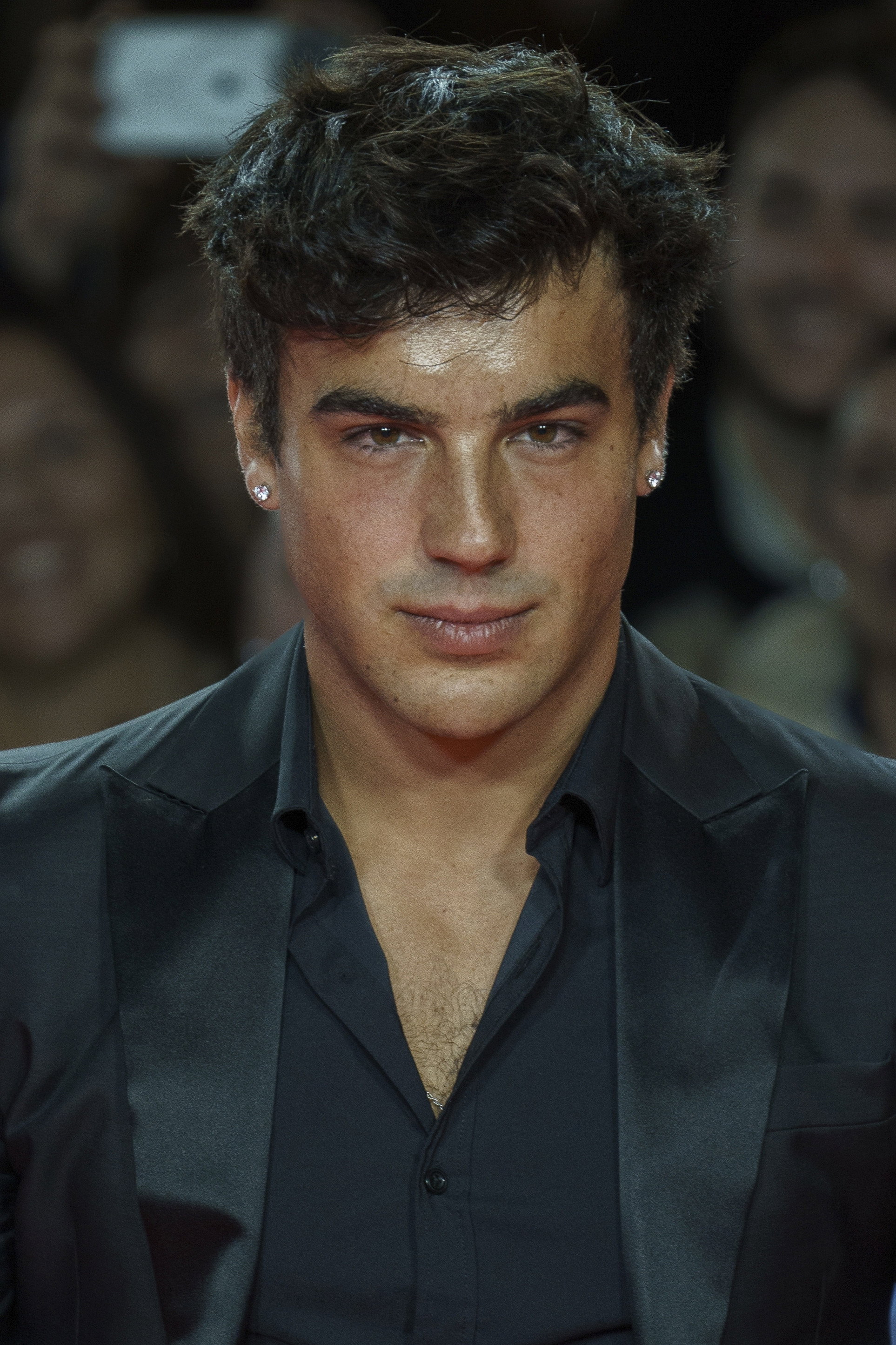 Óscar Casas as José Mur in Instinto