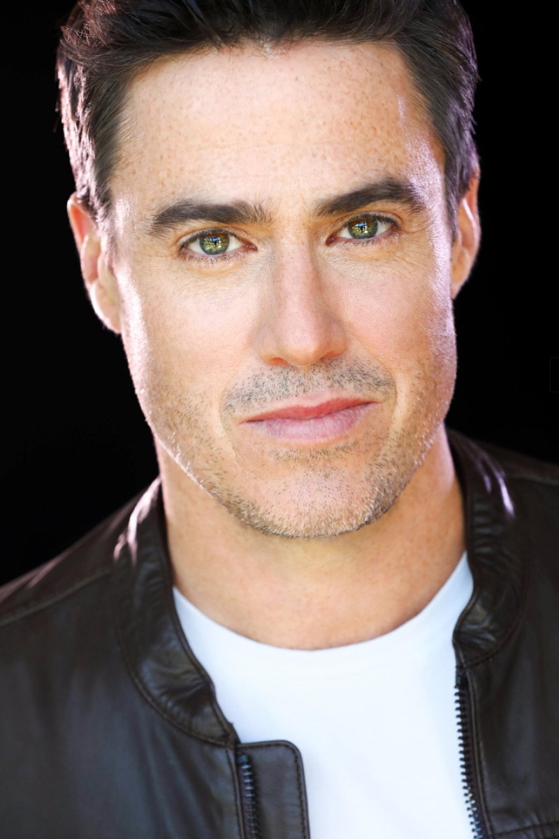 Jeff Roop as Mike in Hollywoo