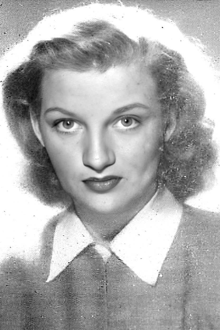 Lenore Lonergan as Maggie O'Malley in Westward the Women