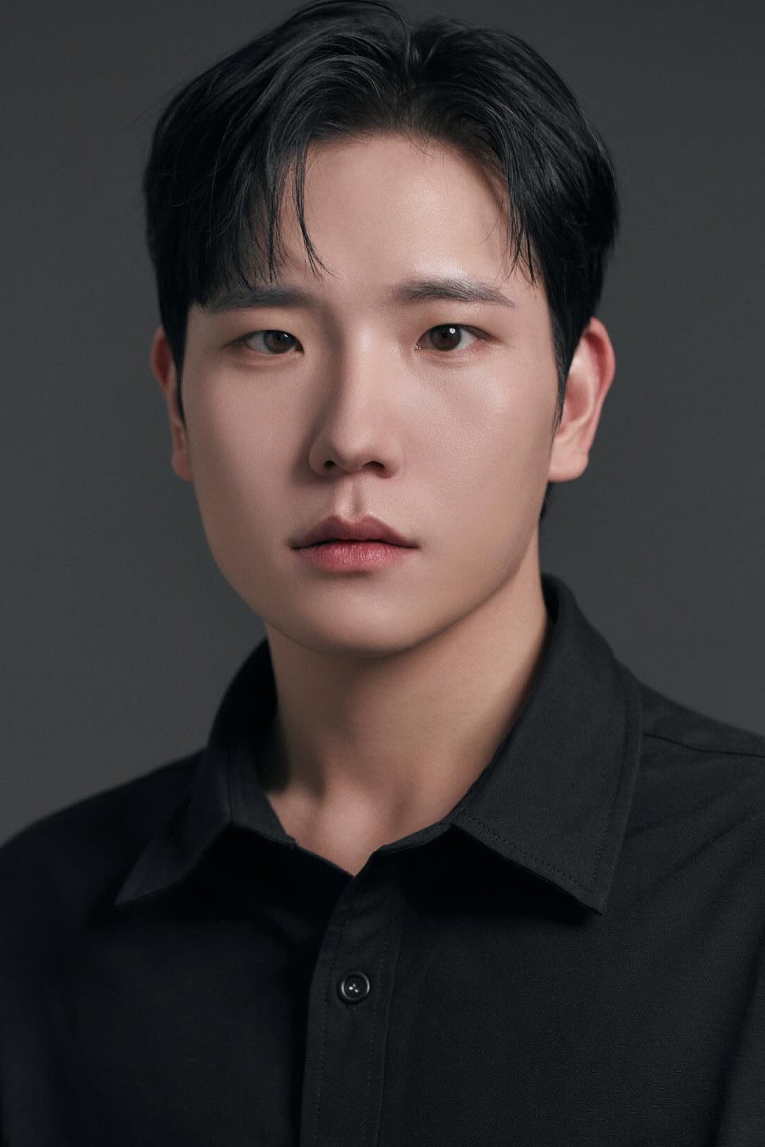 이용빈 as Baek Ki-ho in 3XLOVE: Nerd Guy in Love