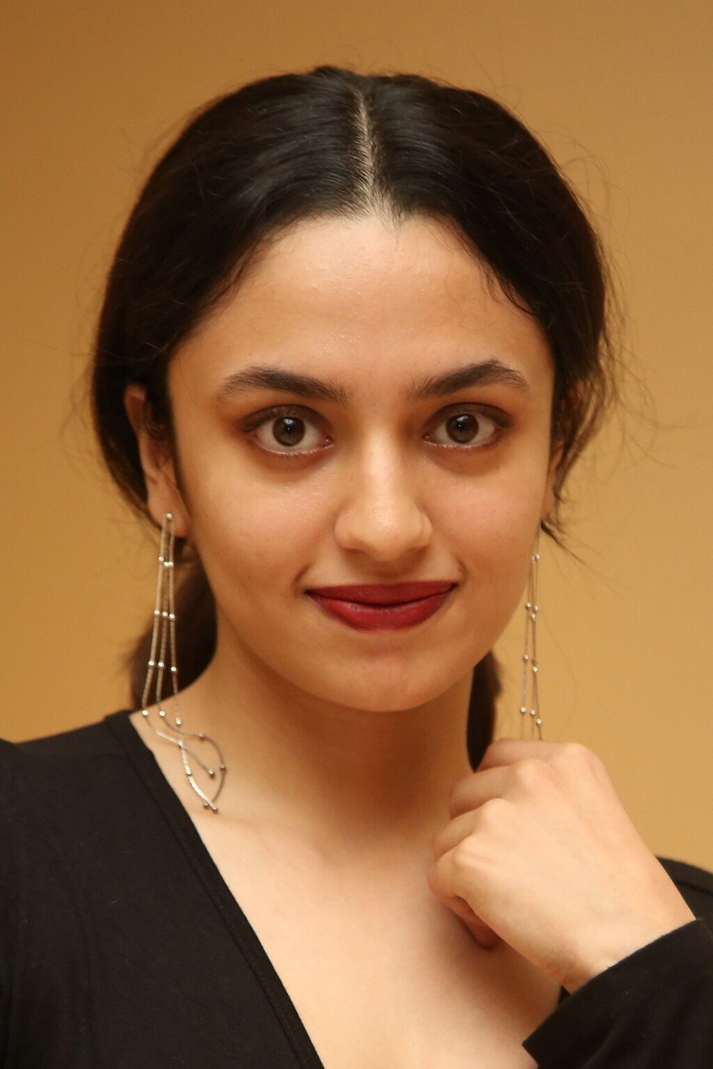 Malavika Nair as Arya in Anni Manchi Sakunamule