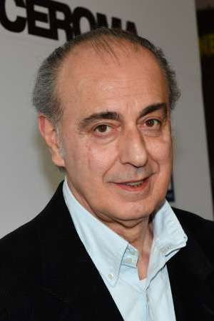 Armando De Razza as Teniente Ripamonte (as Maurizio de Razza) in Ay, Carmela!