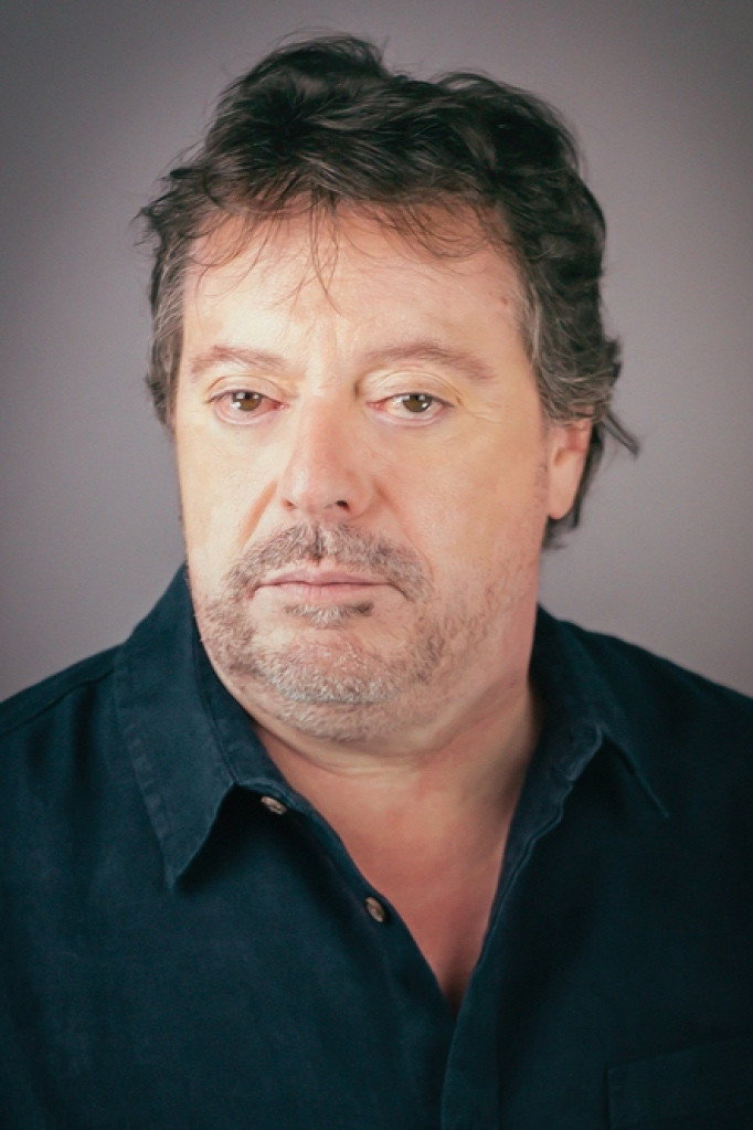 António Melo as Ship Passenger in Maré Alta