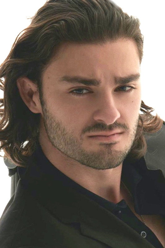 Antonio Mauri as Pedro in Mariachis