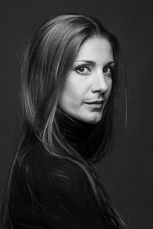 Nina Zanjani as Kristin Ek in Agent Hamilton