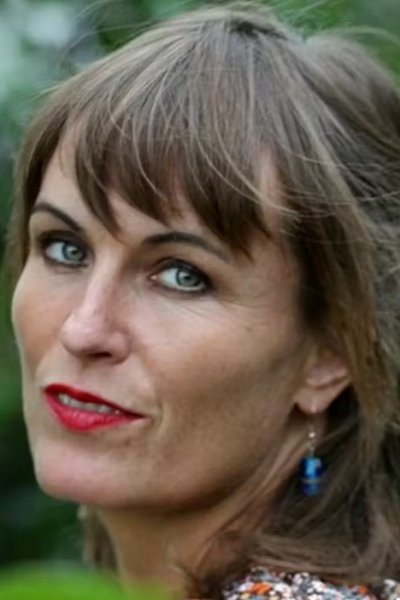 Lotte Arnsbjerg as Dorthe Bløndal in Strisser på Samsø