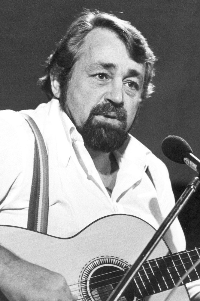 Cornelis Vreeswijk as Himself (archive footage) in Cornelis - Dokumentären