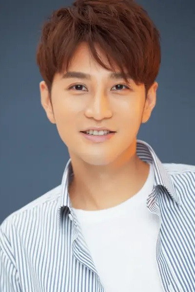 Cai Jun Tao as Shan Zikai in 怒放的青春