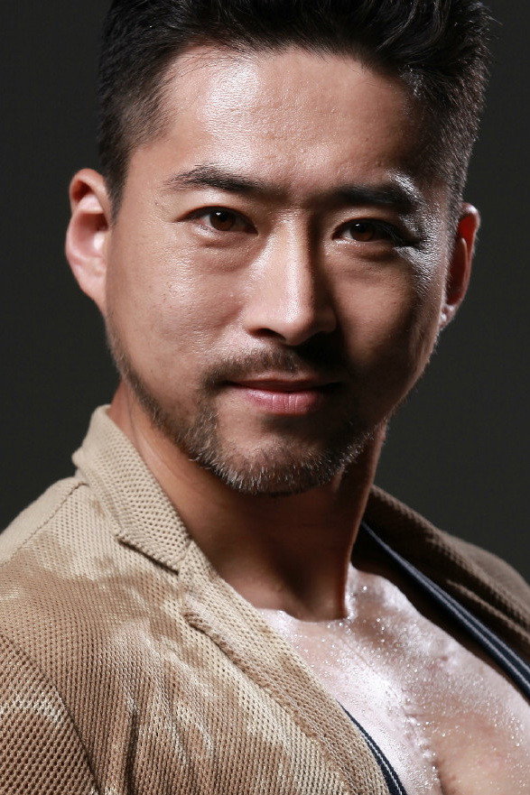 Tsukagoshi Hirotaka as Chi Ye in 愤怒的摄影师