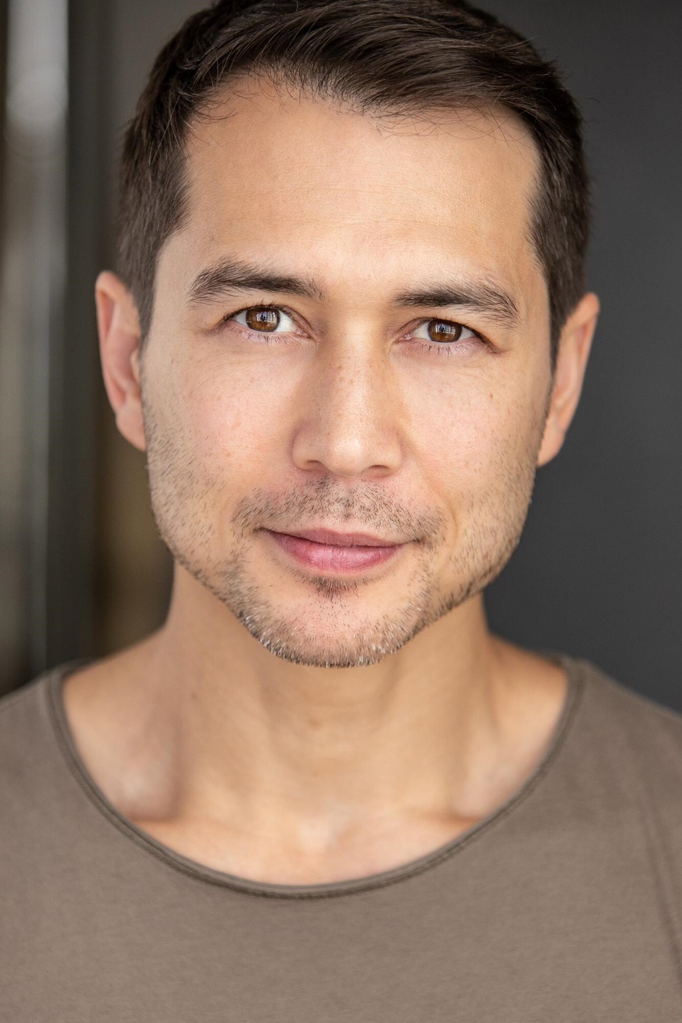 Tommy Franzen as Ernest in Zoonation's The Mad Hatter's Tea Party