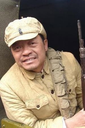 Wang Gang as 段长 in 这群汉子