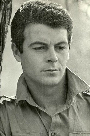 Giancarlo Del Duca as Ordóñez (segment "El Retrato de Regino") in Las viudas