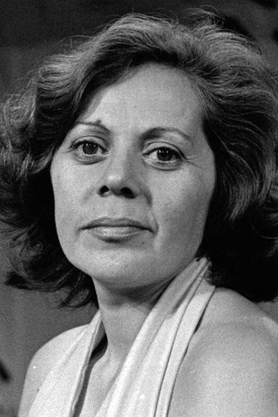 Gabriela Medina as Mrs. Salinas in Mein Herz in Chile