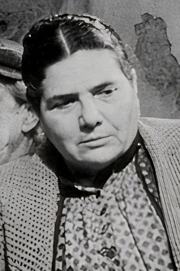 Elvira Tonelli as Jole in Don Camillo and the Contestants