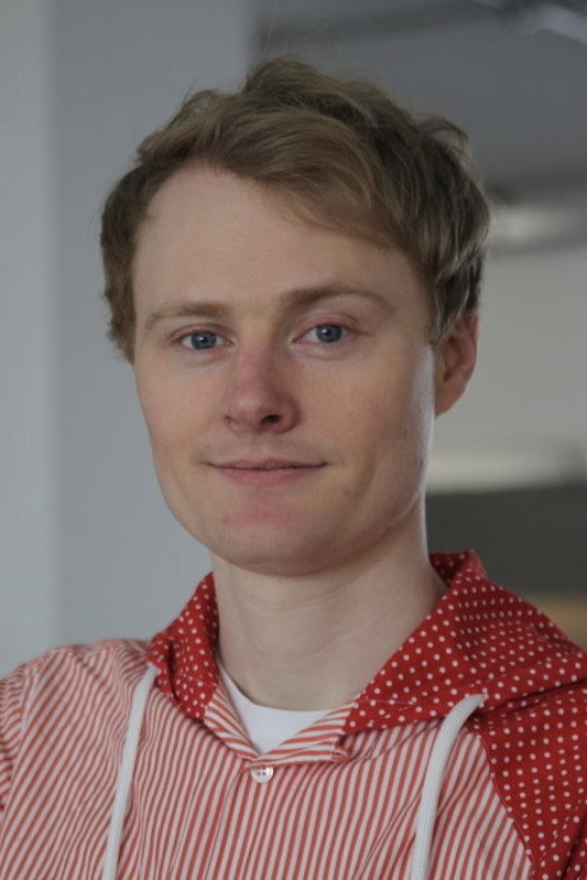 Thomas Hardiman as Young Thomas Arlington in The Door