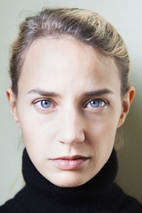 Jytte-Merle Böhrnsen as Anne in Kintsugi