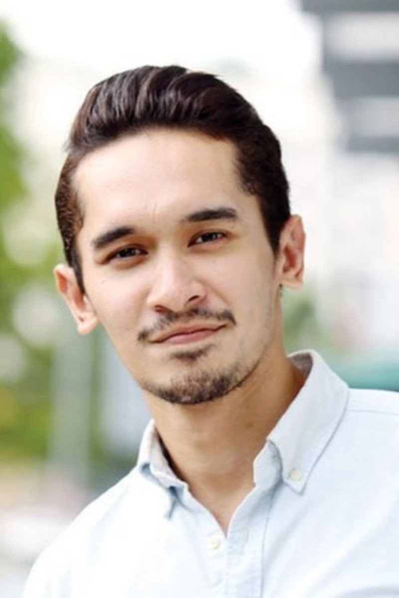 Nazrief Nazri as Faiz in Cinta Bukan Kristal