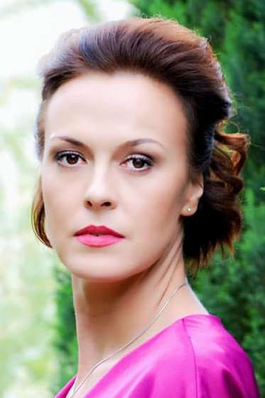Iryna Novak as Алина in Savages