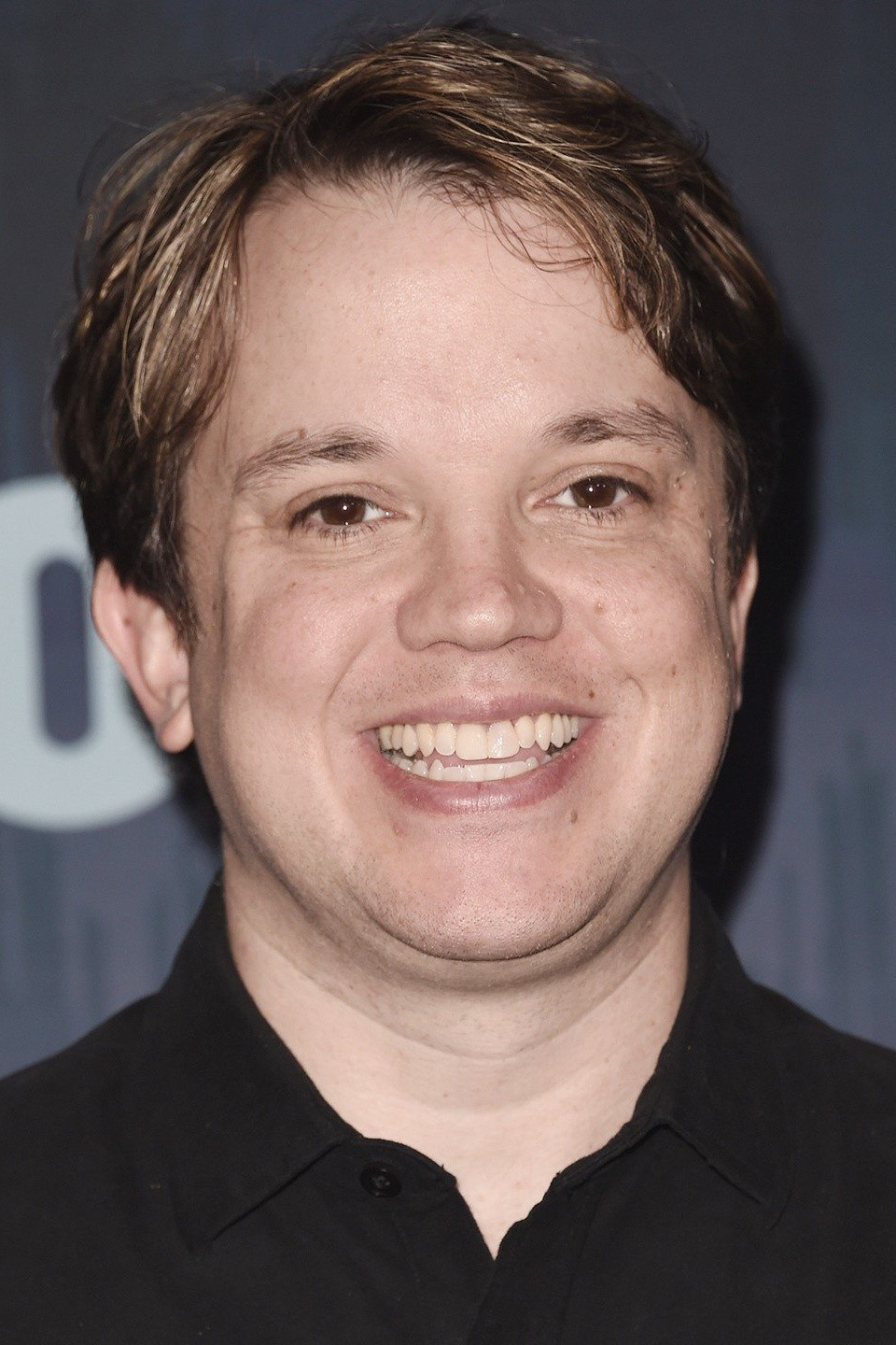 Eric Millegan as Ed Simone in On_Line