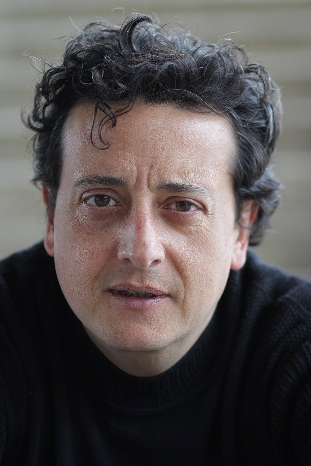 Massimo De Lorenzo as Pater in Sei pezzi facili