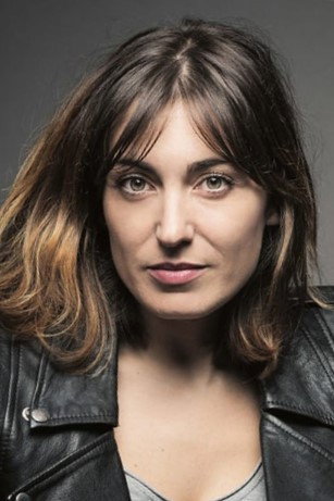 Alicia G. Reyero as Eva in El Rey de Enoc