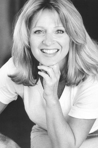 Nancy Locke as Linda in Dead & Buried