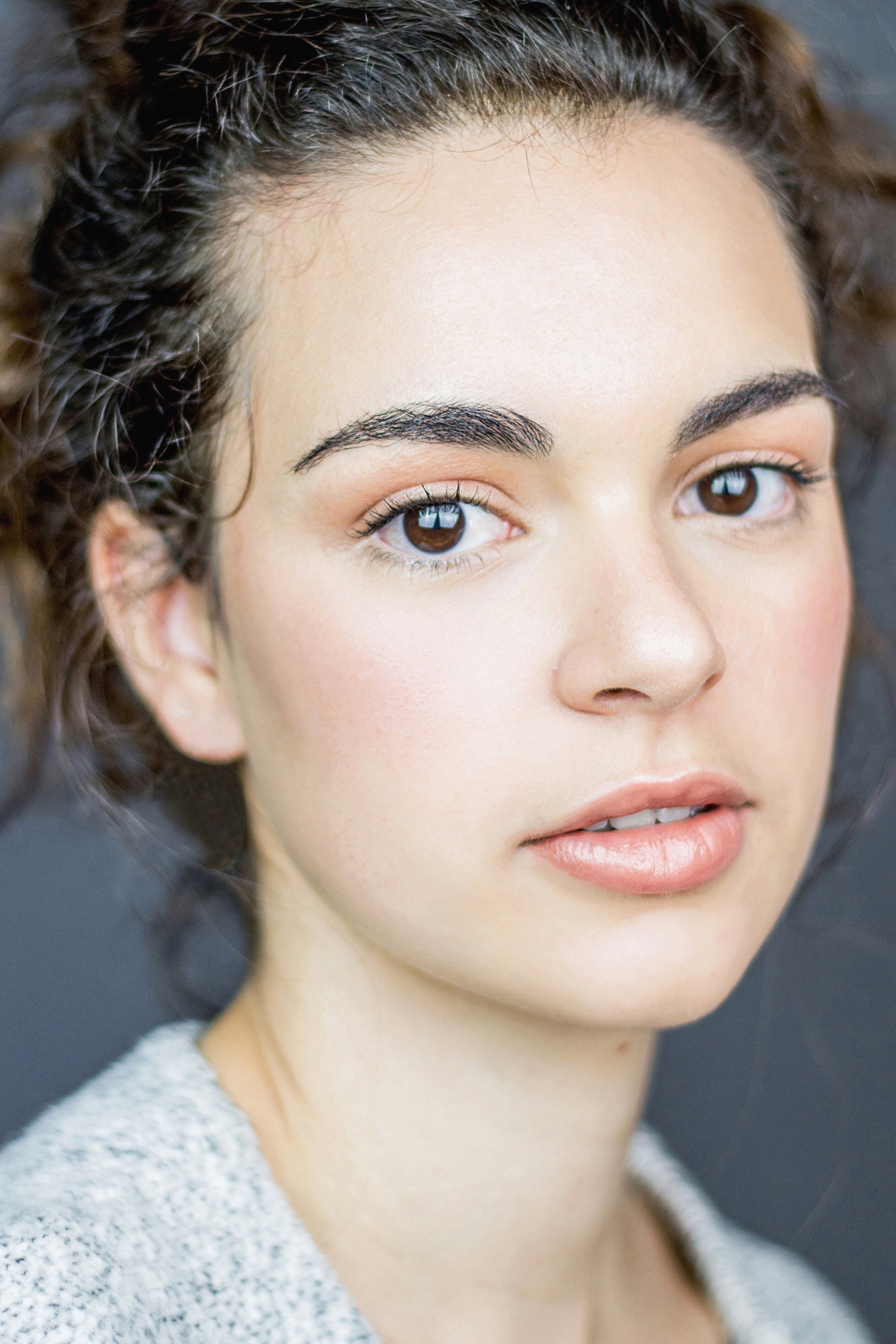 Silvia Naval as Cata Marichal in Una vida menos en Canarias