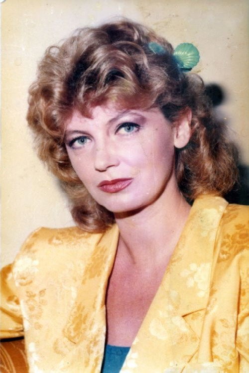 Cezara Dafinescu as Calipsița in Chirița în Iași