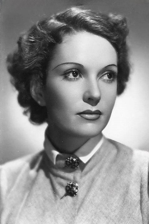 Marguerite Churchill as Pat Corey in Speed Devils