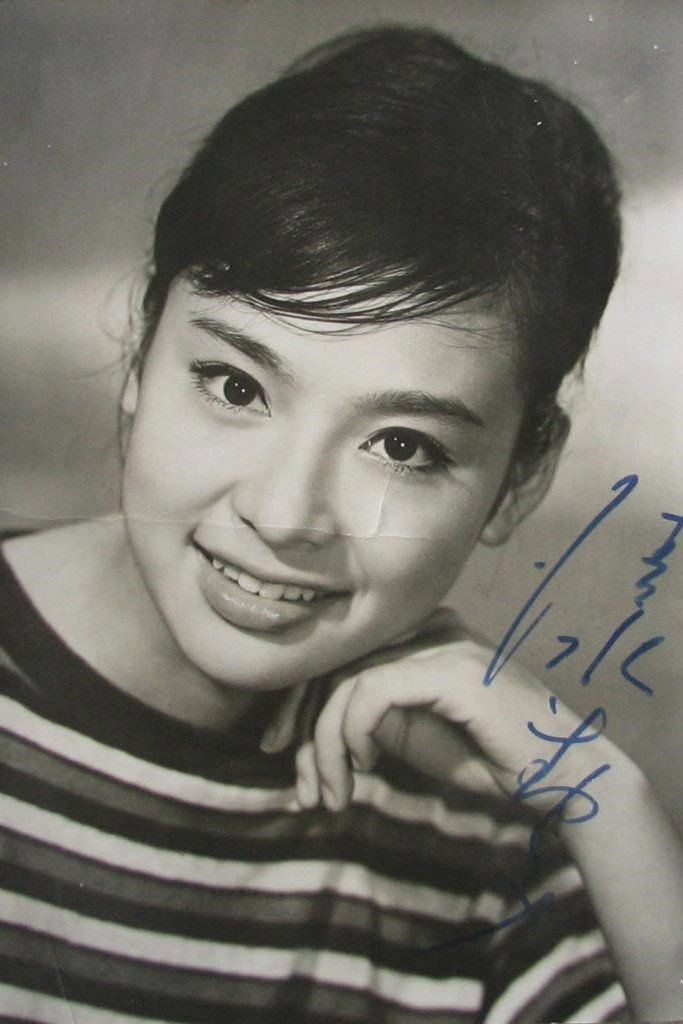 清水まゆみ as Katori Sumiko in Smashing the 0-Line