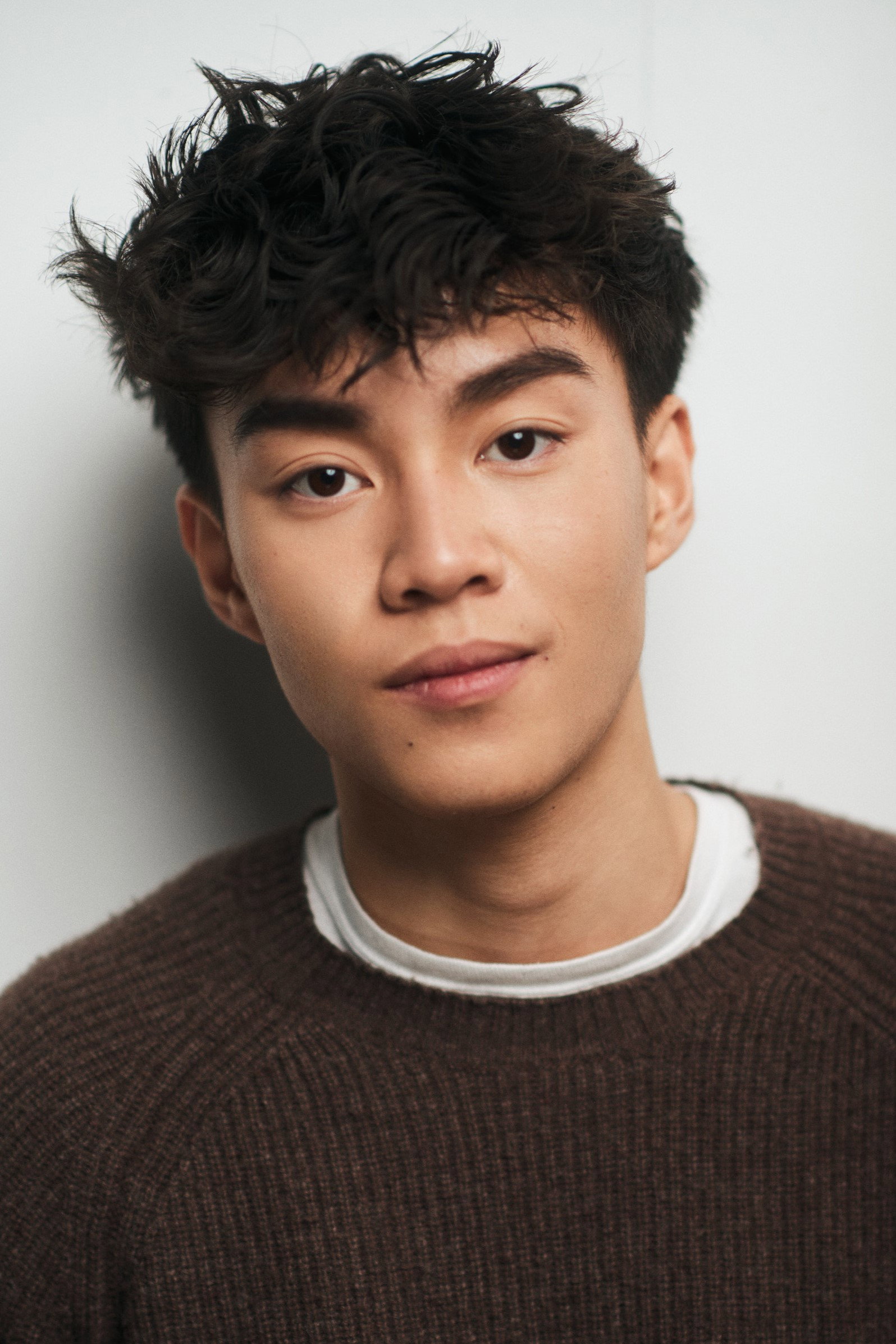 Steven Huy as Elliott in EXmas