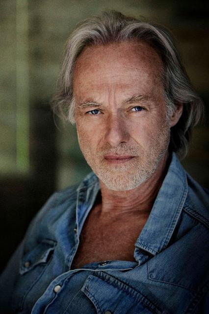 Siemen Rühaak as Robert Gross in Donauprinzessin