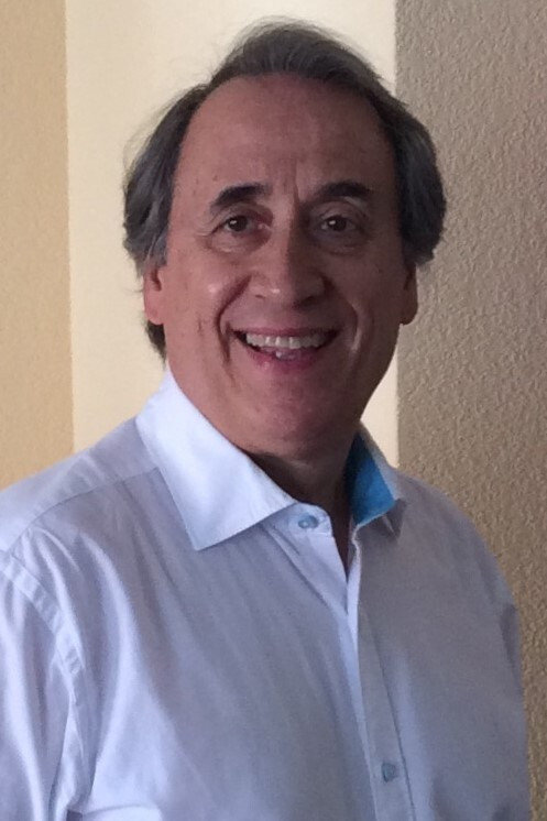 Ángel Luis Yusta as Señorito Alegría (segment "El Chato de la Mandanga") in Viva la risa