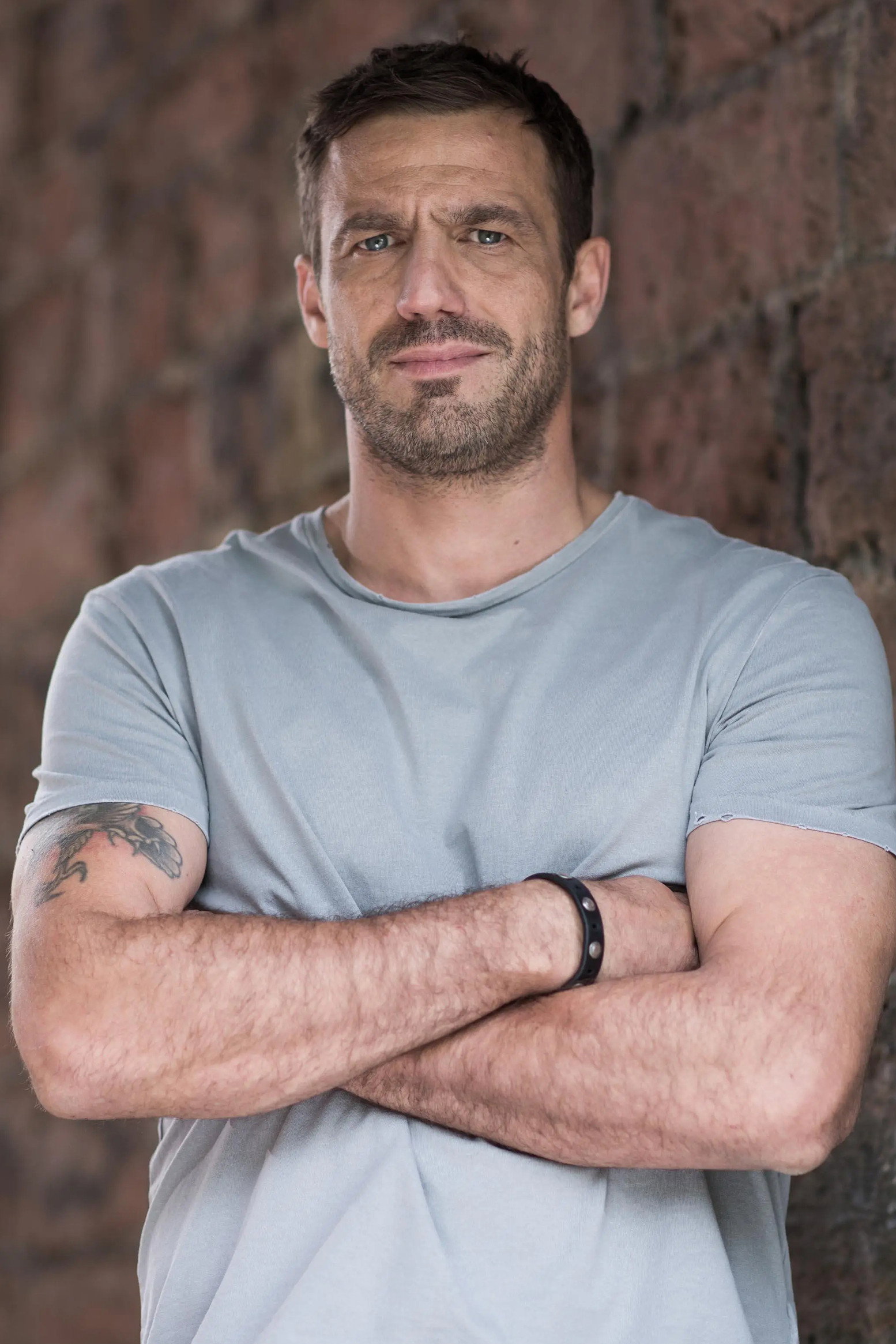 Jamie Lomas as Elton in Punch