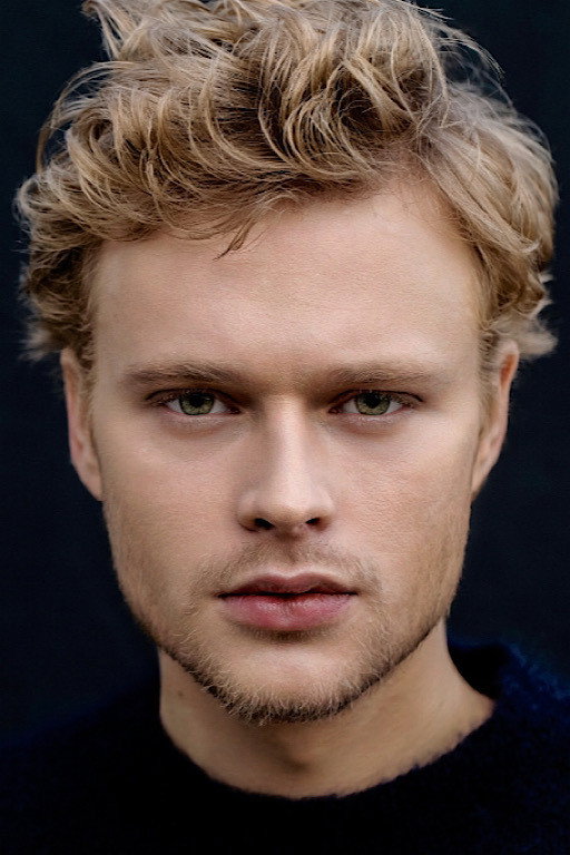 Edvin Endre as Lennart Lindgren in Swoon