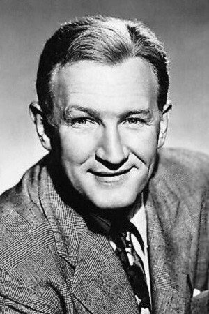 Joe Sawyer as Captain Daly in Ace of Aces