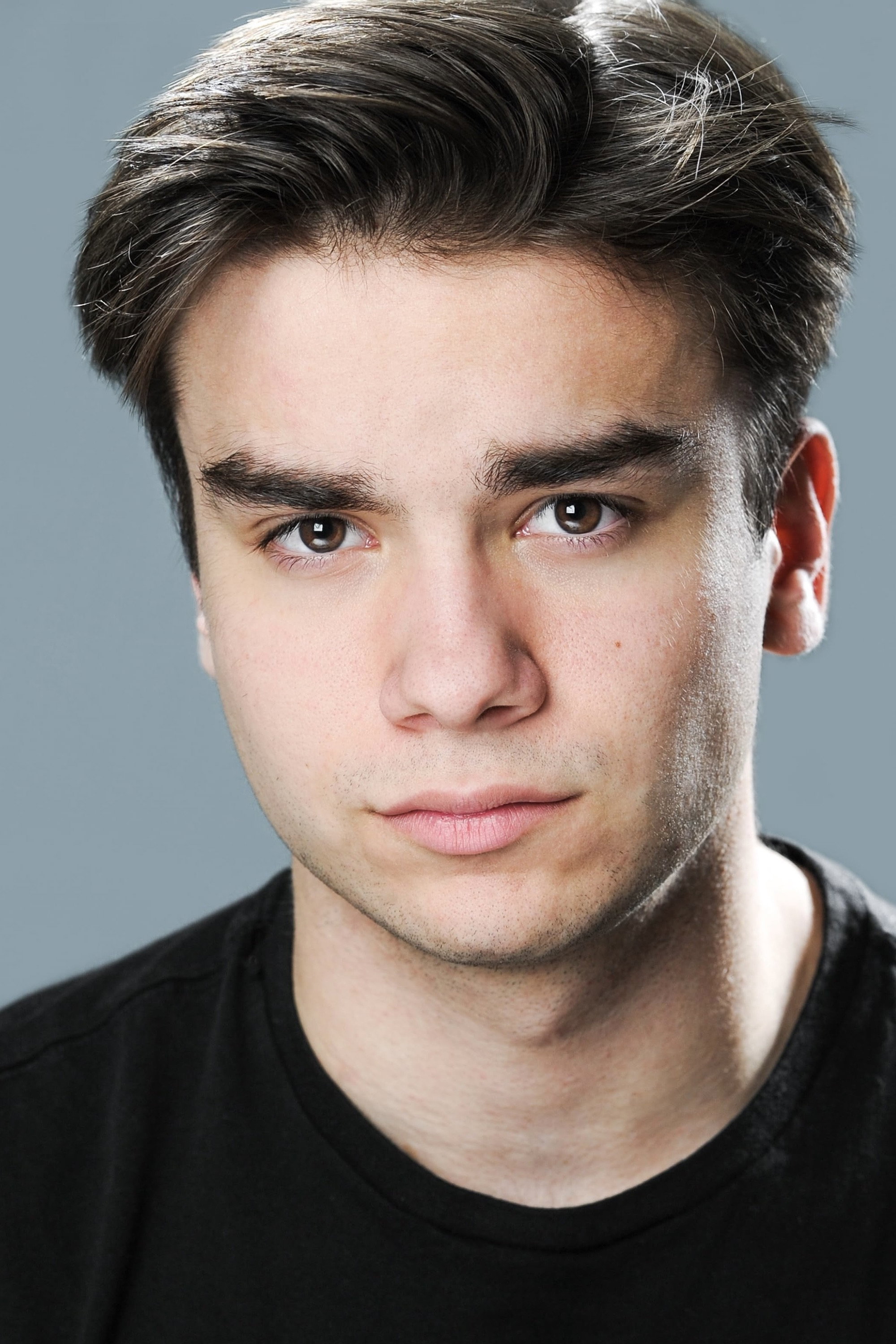 Duncan Novak as Desmond in Plastophobia