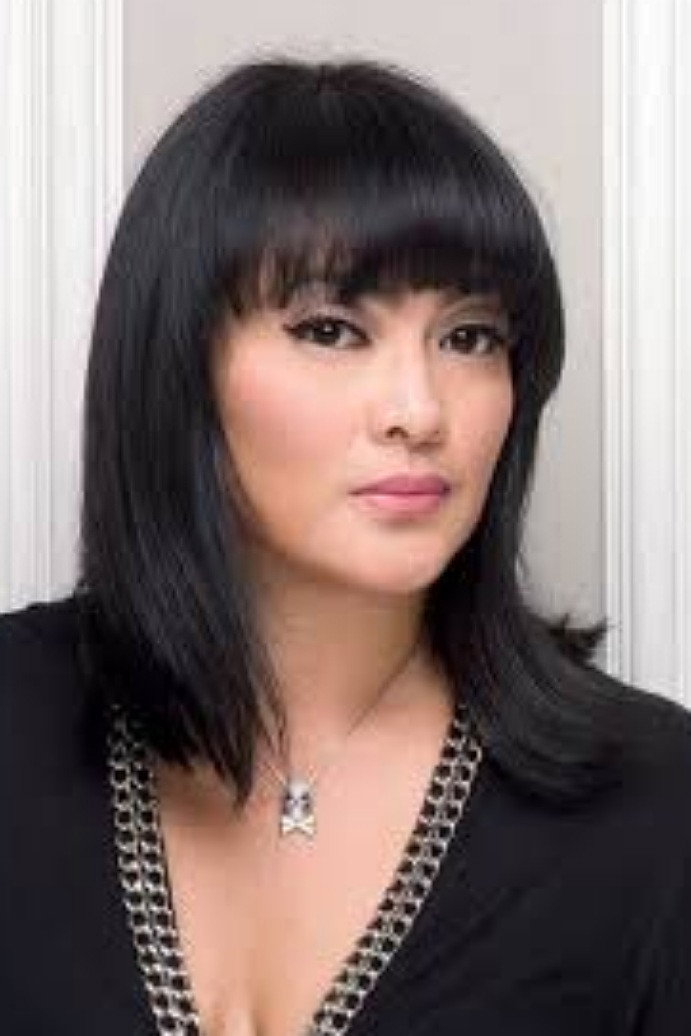 Maera Panigoro as Mirna in A Copy of My Mind