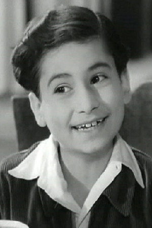 Waguih El Atrash as الطفل سمير in The Time of Miracles