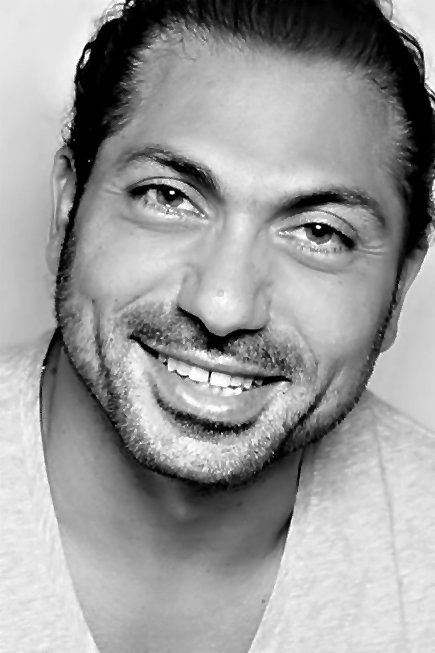 Mohamed Hamdy as خالد in The Choice