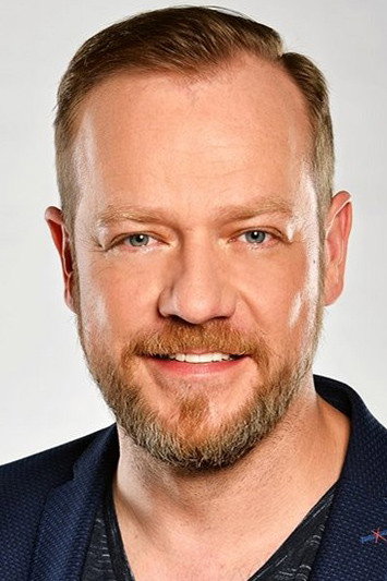 Filip Blažek as Roman Mareš in Svatby v Benátkách