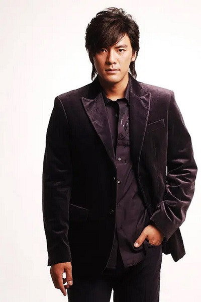 Andrew Wu as 尔超群 in 暴雨梨花