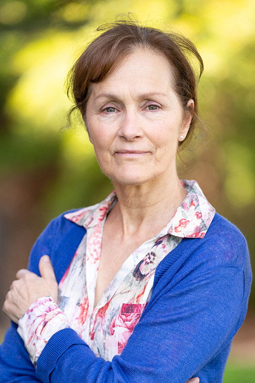 Zoe Bertram as Dorothy Ryan in The Last of the Ryans