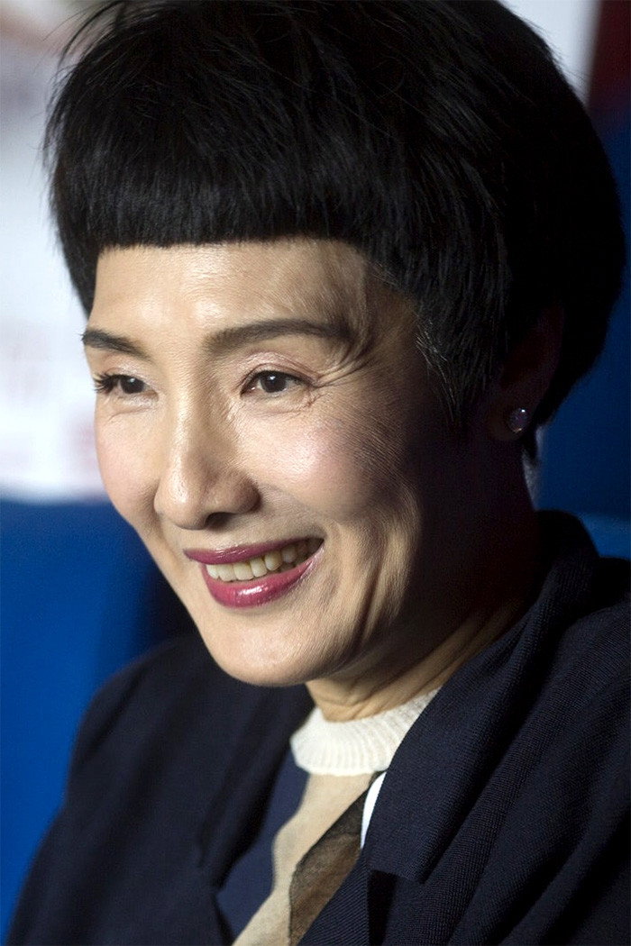 顧美華 as 柳溶月 in The Mystery of the Condor Hero